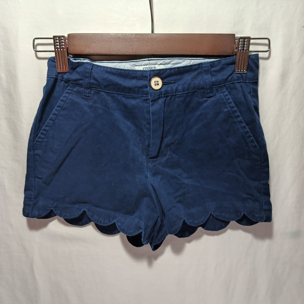Crown And Ivy Kids Size‎ 8 Navy Blue Scalloped Shorts With Adjustable Waistband.